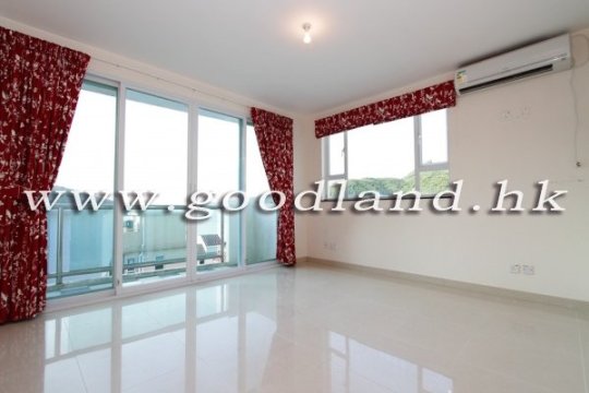 CLEAR WATER BAY Sea View Village House with Spacious Layout For Sale