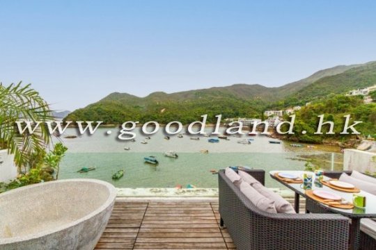 CLEAR WATER BAY Waterfront Sea View Village House with Parking For Sale