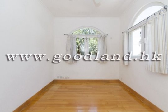 CLEAR WATER BAY Renovated Detached Village House with Private Pool For Sale