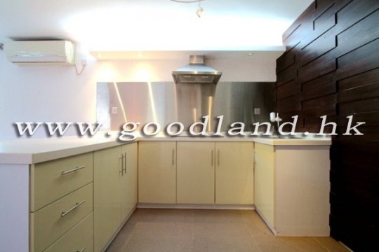 CLEAR WATER BAY Open View Village House with Practical Layout For Sale