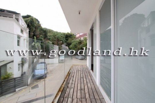CLEAR WATER BAY Open View Village House with Practical Layout For Sale
