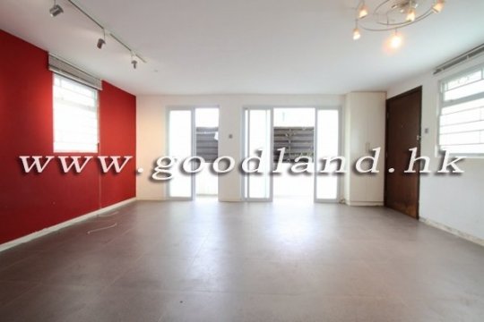 CLEAR WATER BAY Open View Village House with Practical Layout For Sale