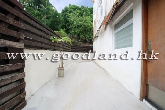 CLEAR WATER BAY Open View Village House with Practical Layout For Sale