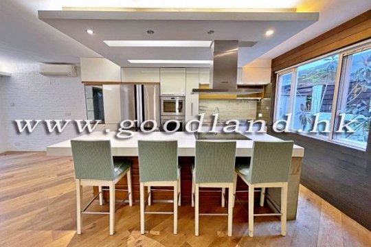 CLEAR WATER BAY Detached Village House with Open Views For Sale