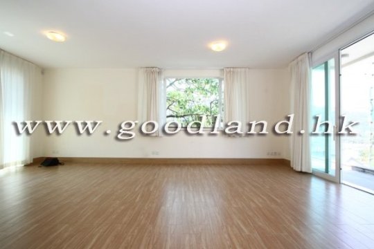CLEAR WATER BAY Renovated Sea View Village House with Garden For Sale