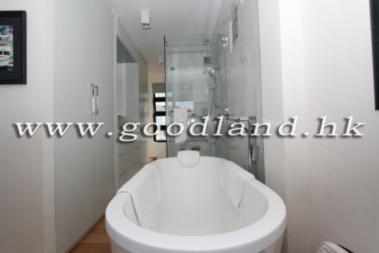 CLEAR WATER BAY Renovated Sea View Village House For Sale