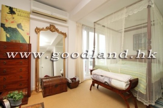 CLEAR WATER BAY End Unit Village House with Private Backyard For Sale