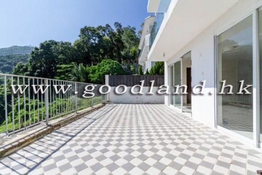 CLEAR WATER BAY Renovated Sea View Village House with Garden For Sale