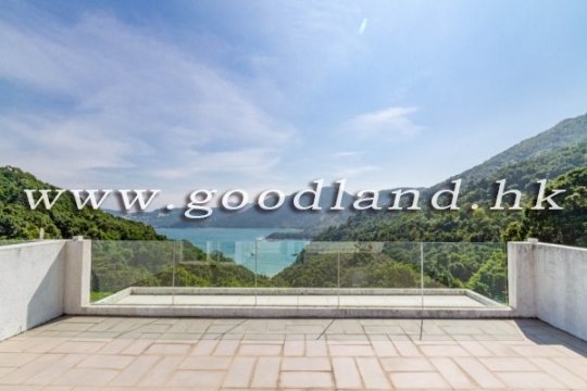 CLEAR WATER BAY Renovated Sea View Village House with Garden For Sale