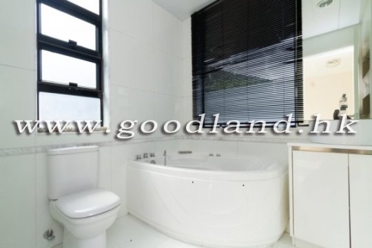 CLEAR WATER BAY End Unit Village House in Gated Community For Sale