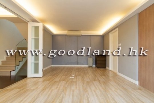 CLEAR WATER BAY Spacious Village House For Sale