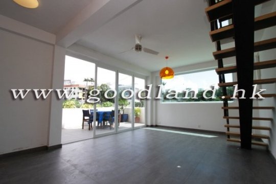 CLEAR WATER BAY Sea View House with Garden For Sale