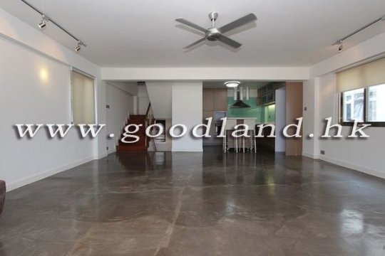 CLEAR WATER BAY Renovated Greenery View House with Roof Garden For Sale