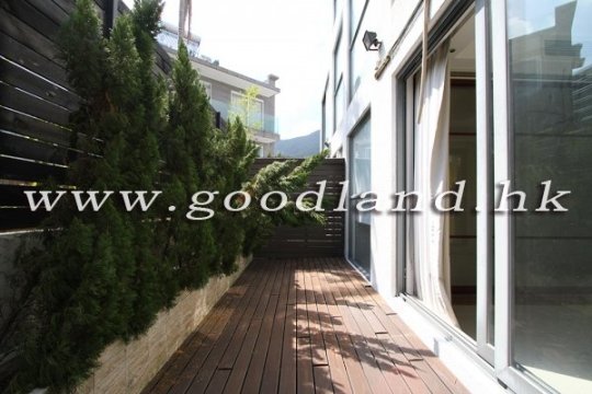 CLEAR WATER BAY Renovated Sea View Village House For Sale