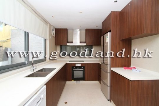 CLEAR WATER BAY Renovated Sea View Village House For Sale