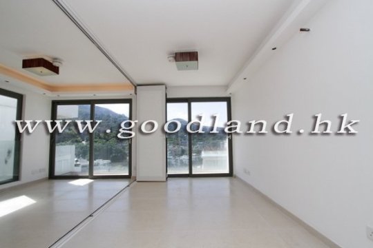 CLEAR WATER BAY Renovated Sea View Village House For Sale