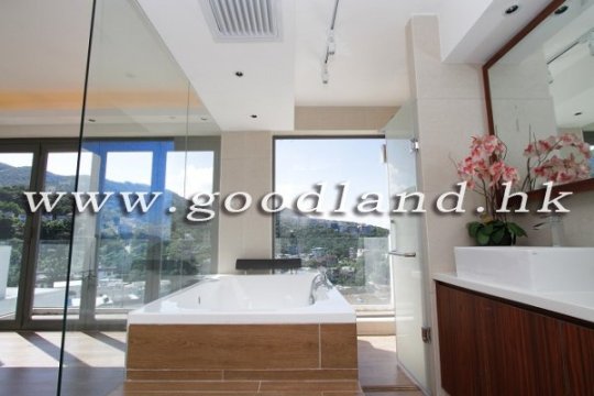 CLEAR WATER BAY Renovated Sea View Village House For Sale