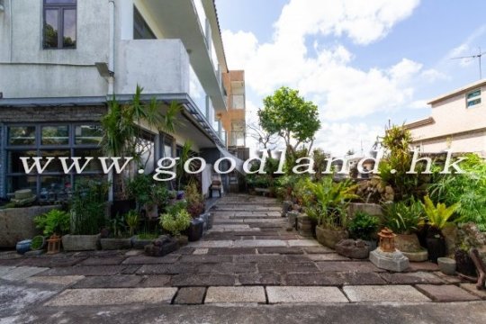 CLEAR WATER BAY Detached Village House with Private Garden For Sale