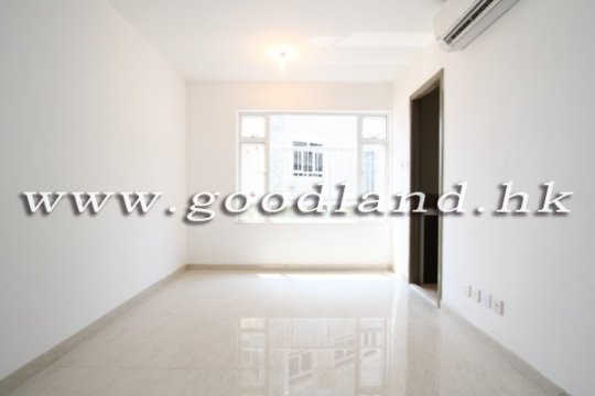 CLEAR WATER BAY Spacious Village House with Parking For Sale