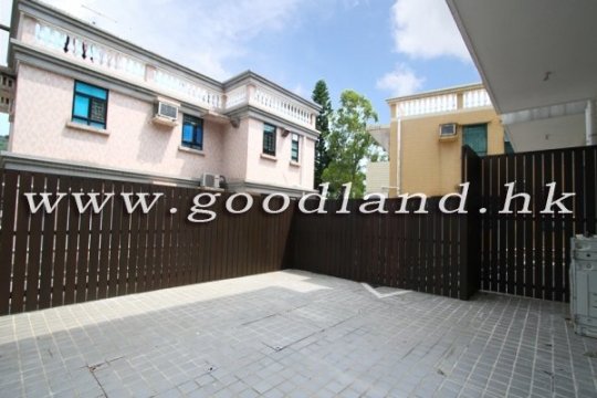 CLEAR WATER BAY Spacious Village House with Parking For Sale
