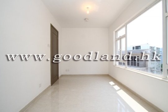 CLEAR WATER BAY Spacious Village House with Parking For Sale