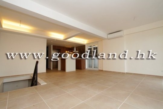 CLEAR WATER BAY Renovated Sea View Village House For Sale