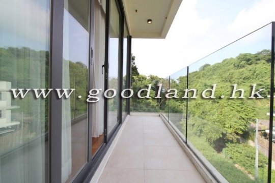 CLEAR WATER BAY Renovated House with Big Garden For Sale