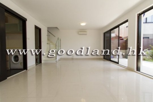 CLEAR WATER BAY Lower Duplex with Big Garden For Sale