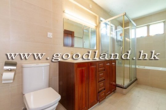 CLEAR WATER BAY House with Big Garden For Sale
