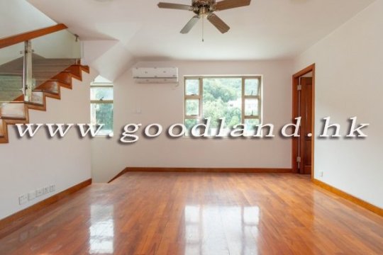 CLEAR WATER BAY House with Big Garden For Sale