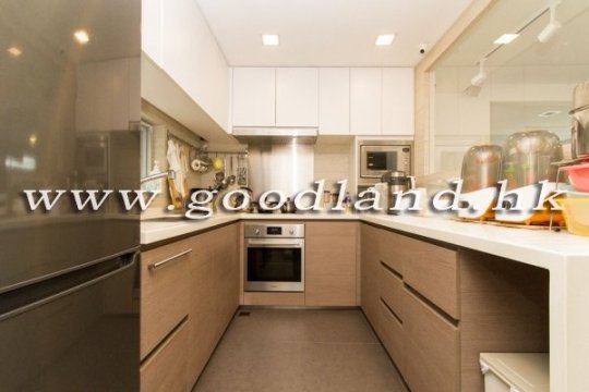CLEAR WATER BAY Spacious Village House For Sale