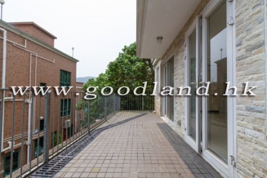 CLEAR WATER BAY Spacious Village House For Sale