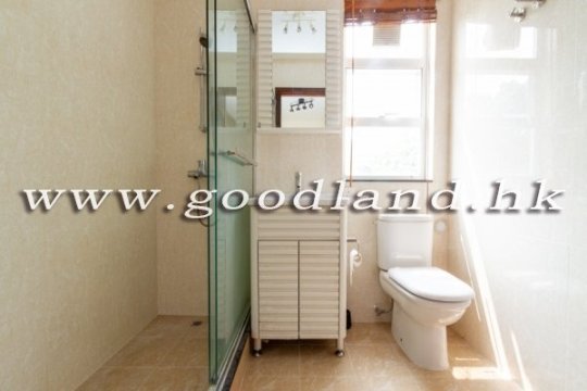 CLEAR WATER BAY Spacious Village House For Sale