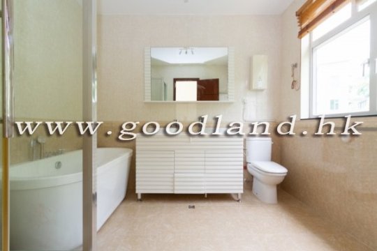 CLEAR WATER BAY Spacious Village House For Sale