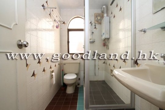 CLEAR WATER BAY Spacious Village House For Sale