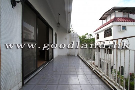 CLEAR WATER BAY Spacious Village House For Sale