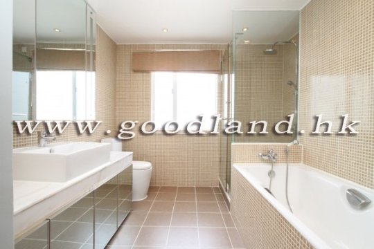 CLEAR WATER BAY Spacious Village House For Sale