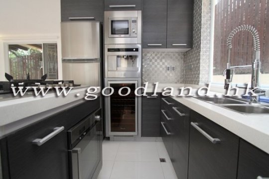 CLEAR WATER BAY Spacious Village House For Sale