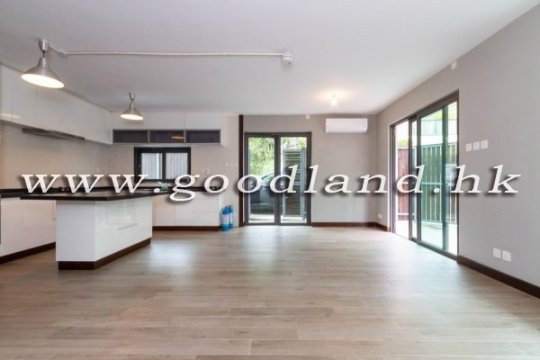 CLEAR WATER BAY Spacious Village House For Sale