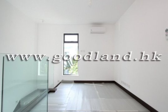 CLEAR WATER BAY Spacious Village House For Sale