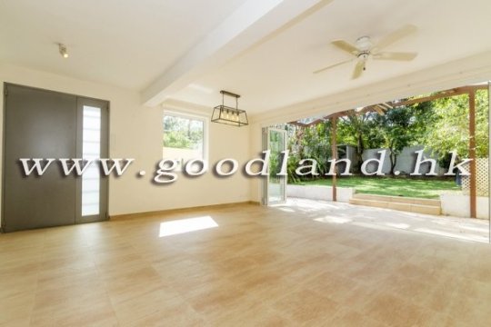 Prime Location 4-Bed (2 En-Suites) House for Sale in Clear Water Bay