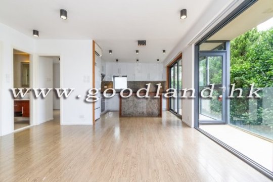 Clear Water Bay Waterfront Village House for Sale