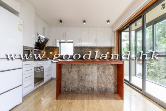 Clear Water Bay Waterfront Village House for Sale