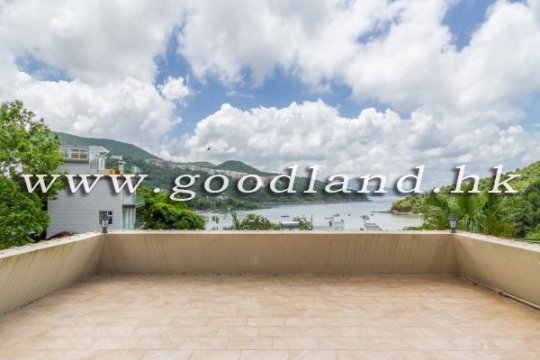 Clear Water Bay Waterfront Village House for Sale
