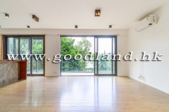 Clear Water Bay Waterfront Village House for Sale