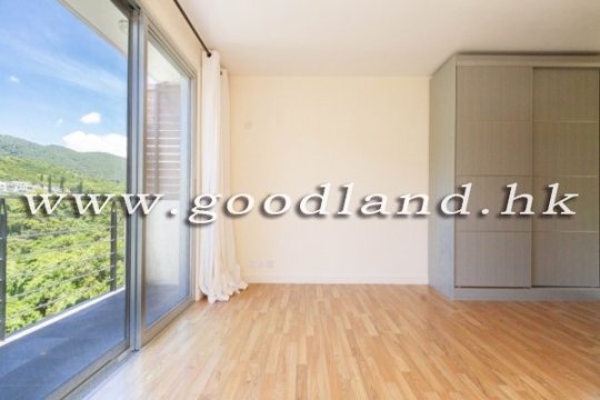 Clear Water Bay Renovated Village House for Sale