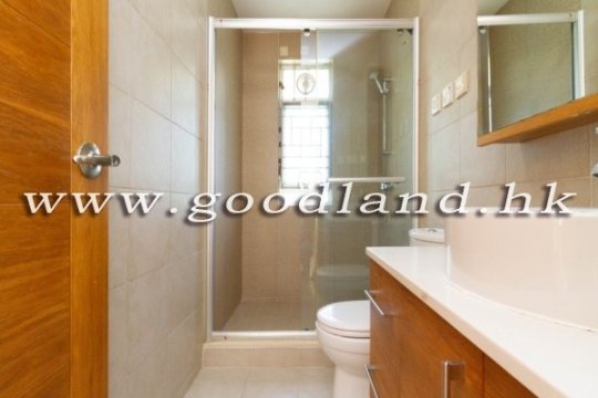 Clear Water Bay Renovated Village House for Sale