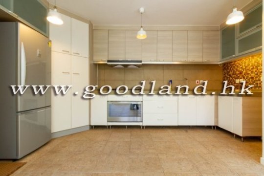 Clear Water Bay Renovated Village House for Sale