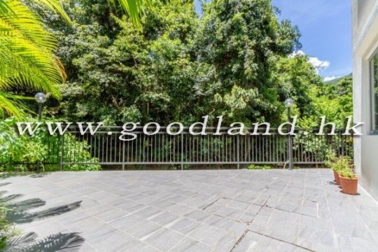 Clear Water Bay Renovated Village House for Sale