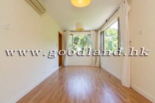 Clear Water Bay Renovated Village House for Sale